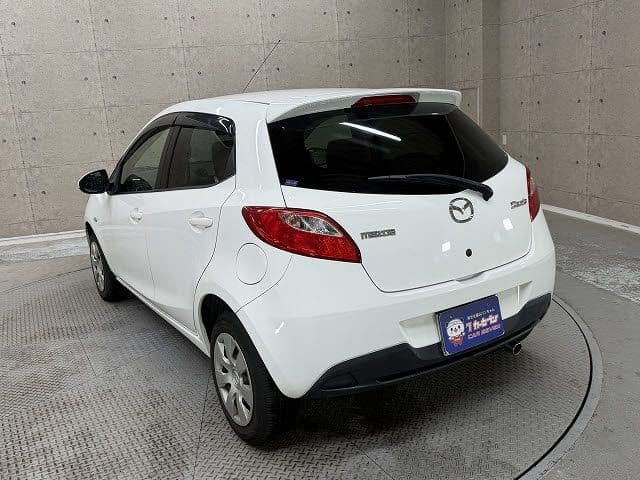 Car thumbnail 3