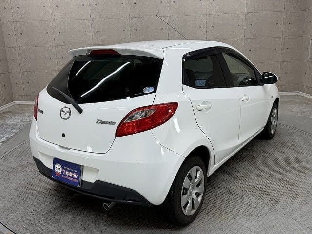 Car thumbnail 4