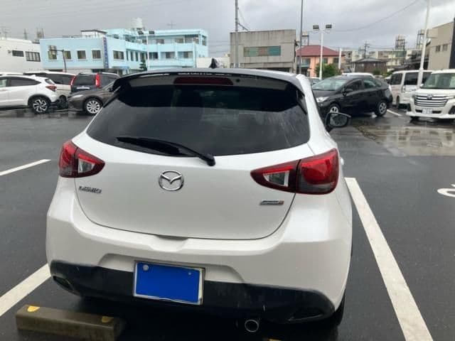 Car thumbnail 4
