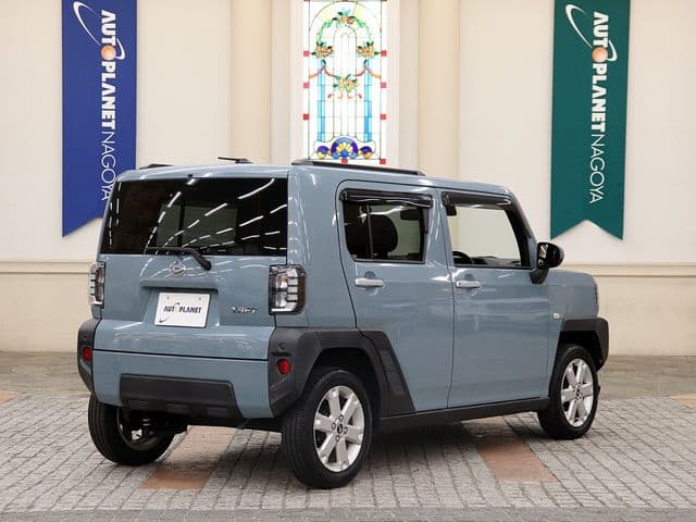 Car thumbnail 3