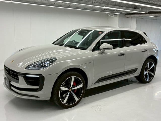 PORSCHE