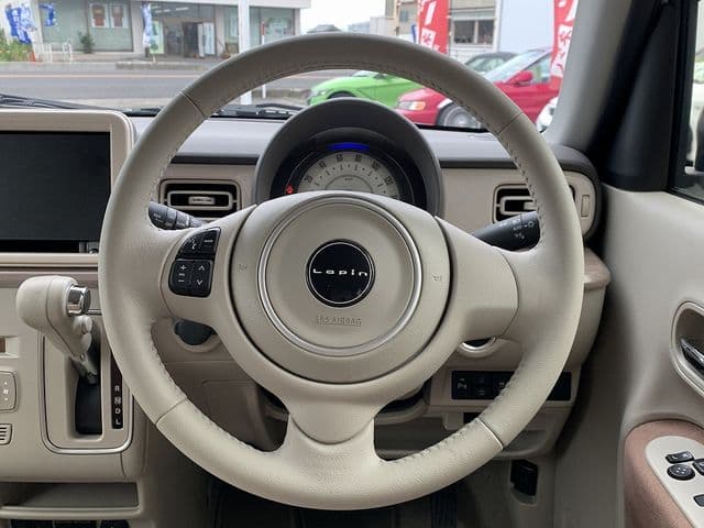 Car thumbnail 4