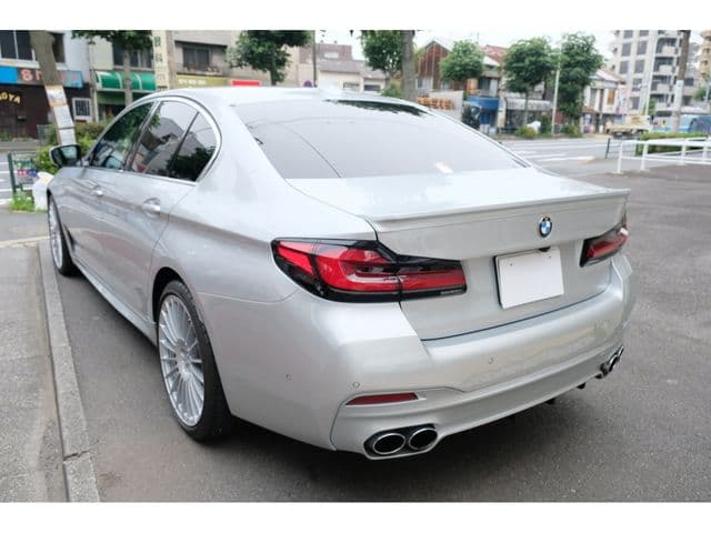 Car thumbnail 3