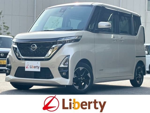 NISSAN