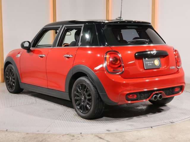 Car thumbnail 2