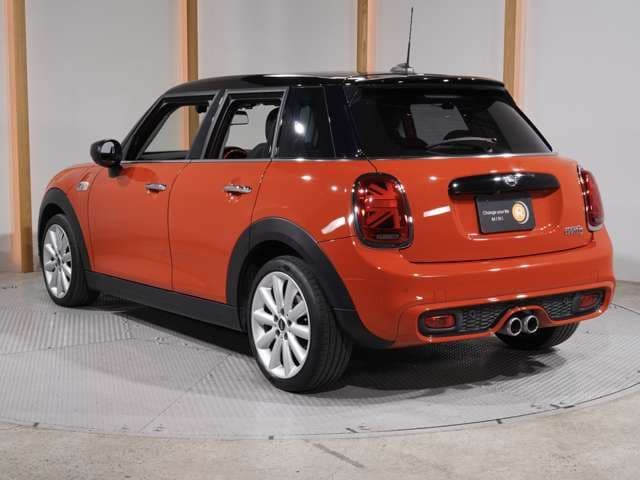 Car thumbnail 2