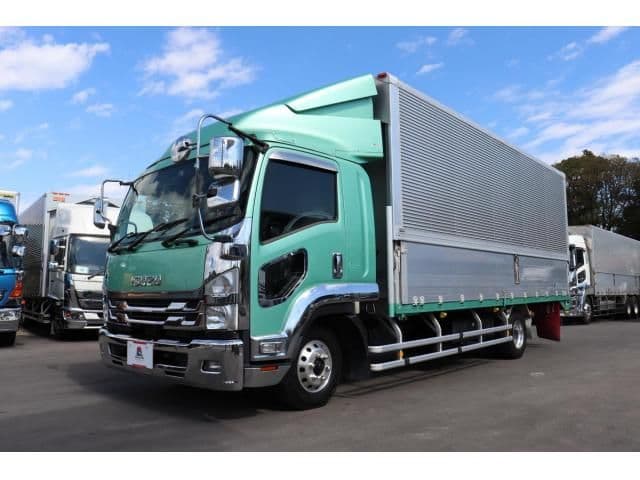 ISUZU