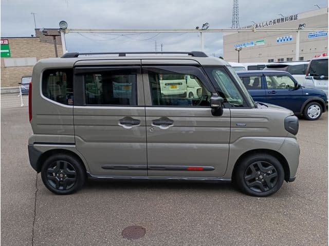 Car thumbnail 4
