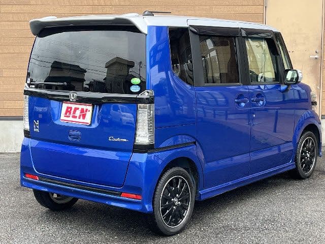 Car thumbnail 3
