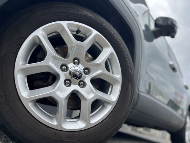 Car thumbnail 3
