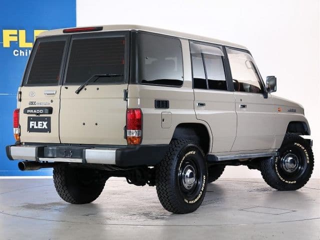 Car thumbnail 4