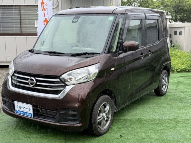 NISSAN