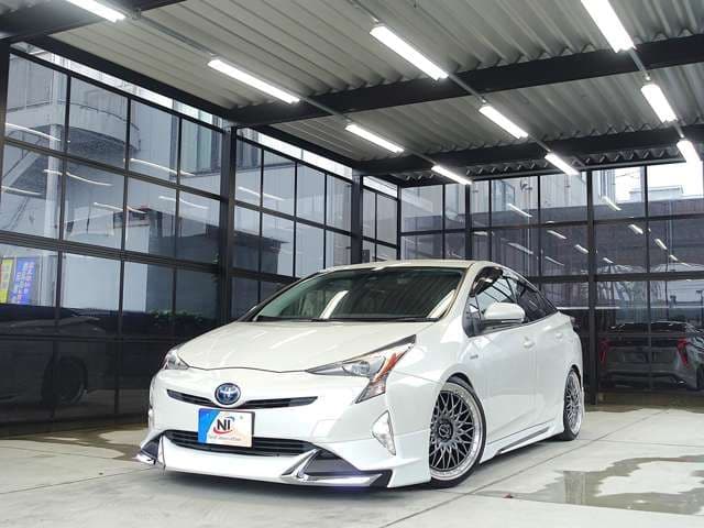 Car thumbnail 3