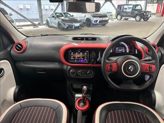 Car thumbnail 3