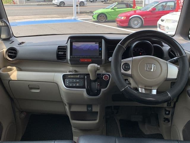 Car thumbnail 3