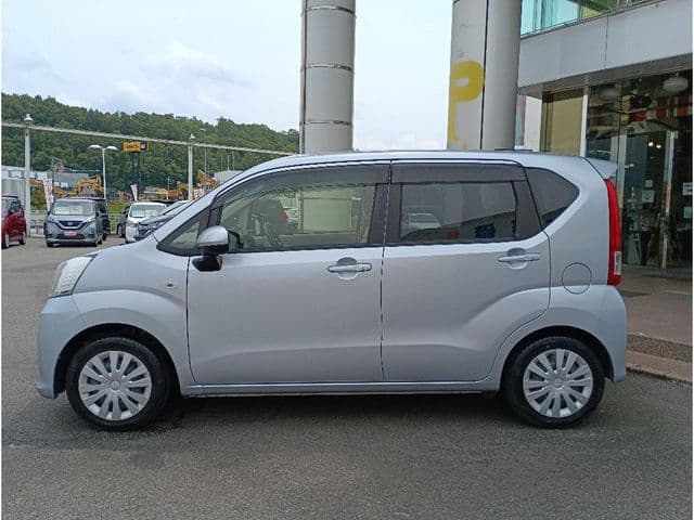 Car thumbnail 4