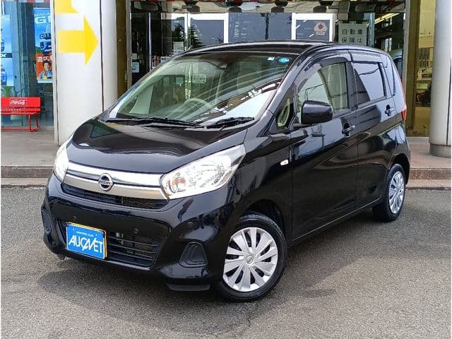 NISSAN