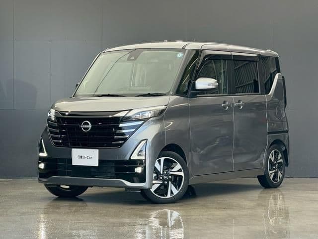 NISSAN