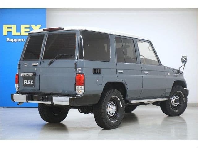 Car thumbnail 3
