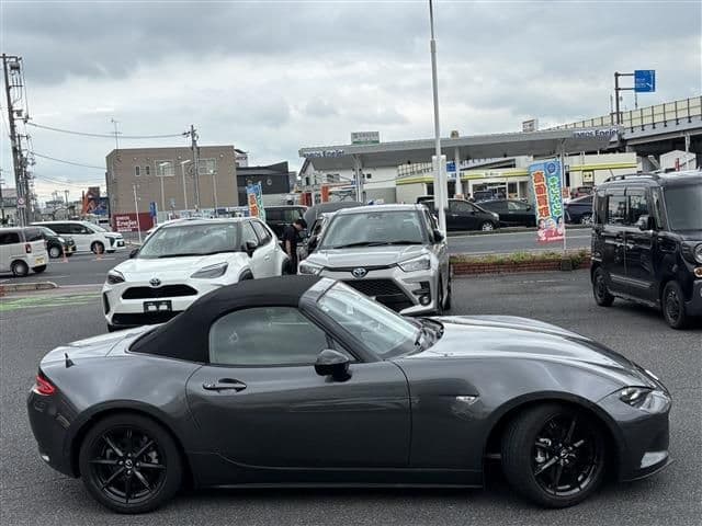 Car thumbnail 3