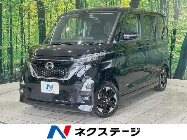 NISSAN