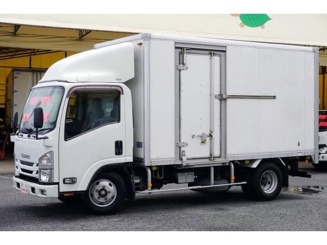 ISUZU