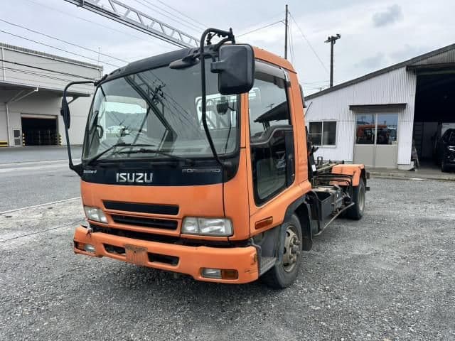 ISUZU