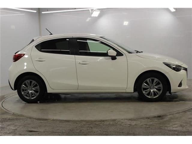 Car thumbnail 4