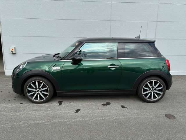 Car thumbnail 3
