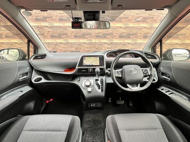 Car thumbnail 2
