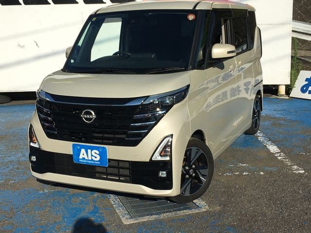 NISSAN