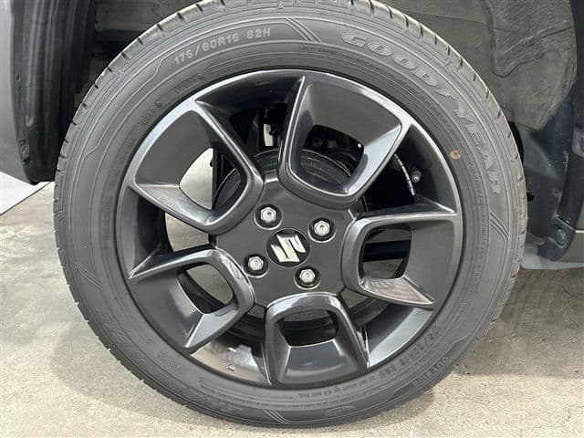 Car thumbnail 3