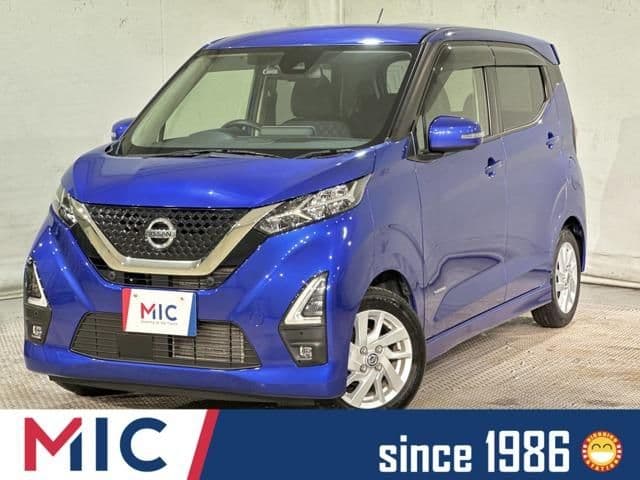 NISSAN