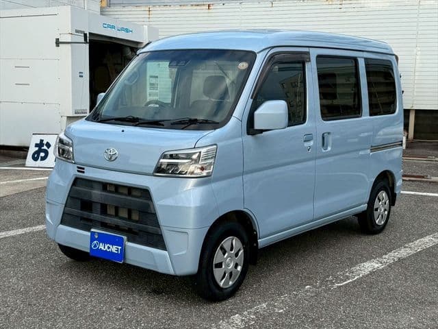 TOYOTA PIXIS van 4WD