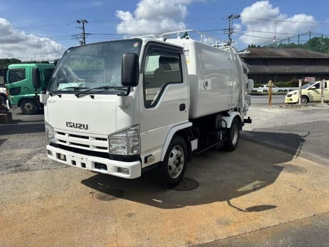 ISUZU