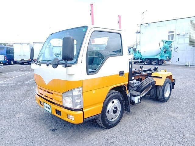 ISUZU