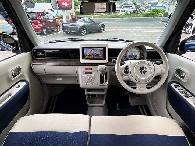 Car thumbnail 2