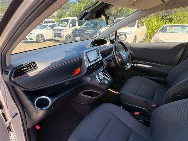 Car thumbnail 4