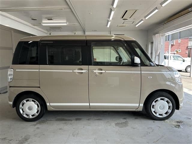 Car thumbnail 4