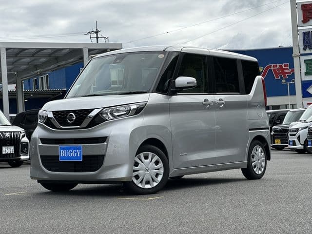 NISSAN