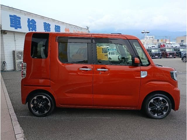 Car thumbnail 3