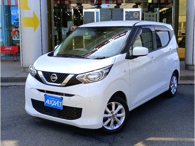 NISSAN