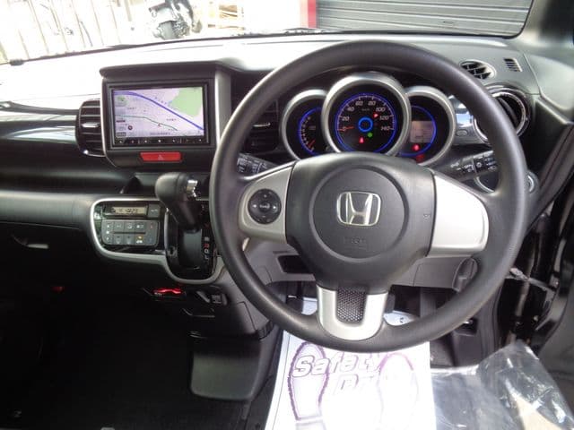 Car thumbnail 3