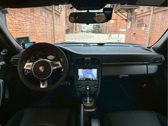 Car thumbnail 3