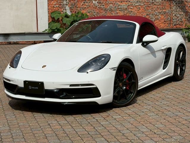 PORSCHE