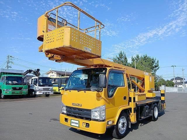 ISUZU