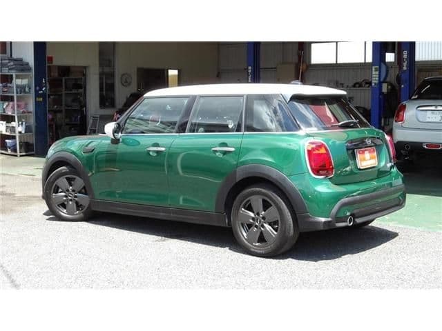 Car thumbnail 4