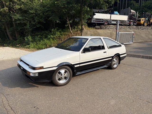 Car image 1