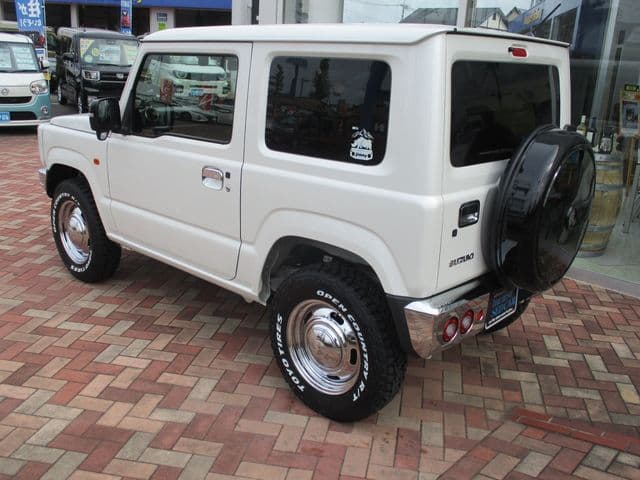 Car thumbnail 4