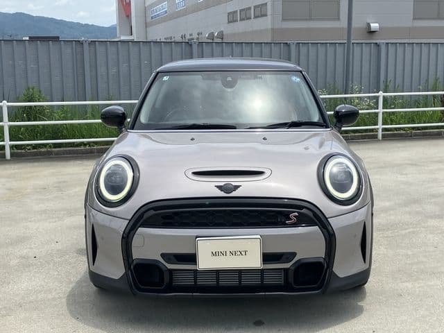 Car thumbnail 4